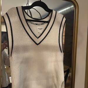 Abercrombie & Fitch Cream Knit Sweater with Black Accents